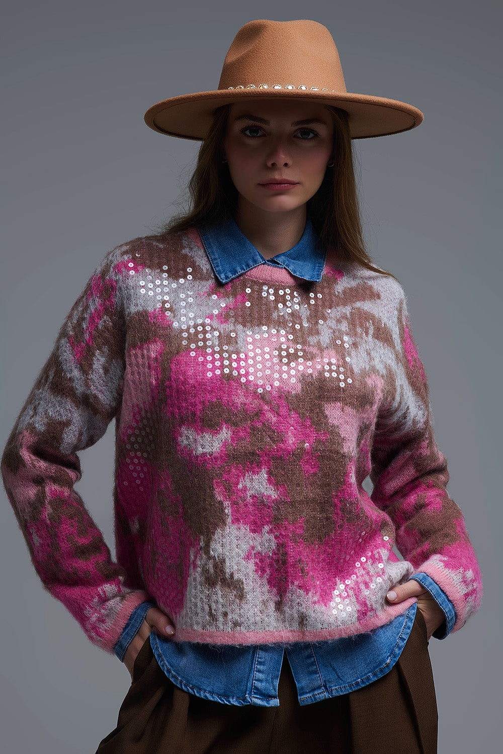 Q2 Camisola rosa com estampado animal e lantejoulas