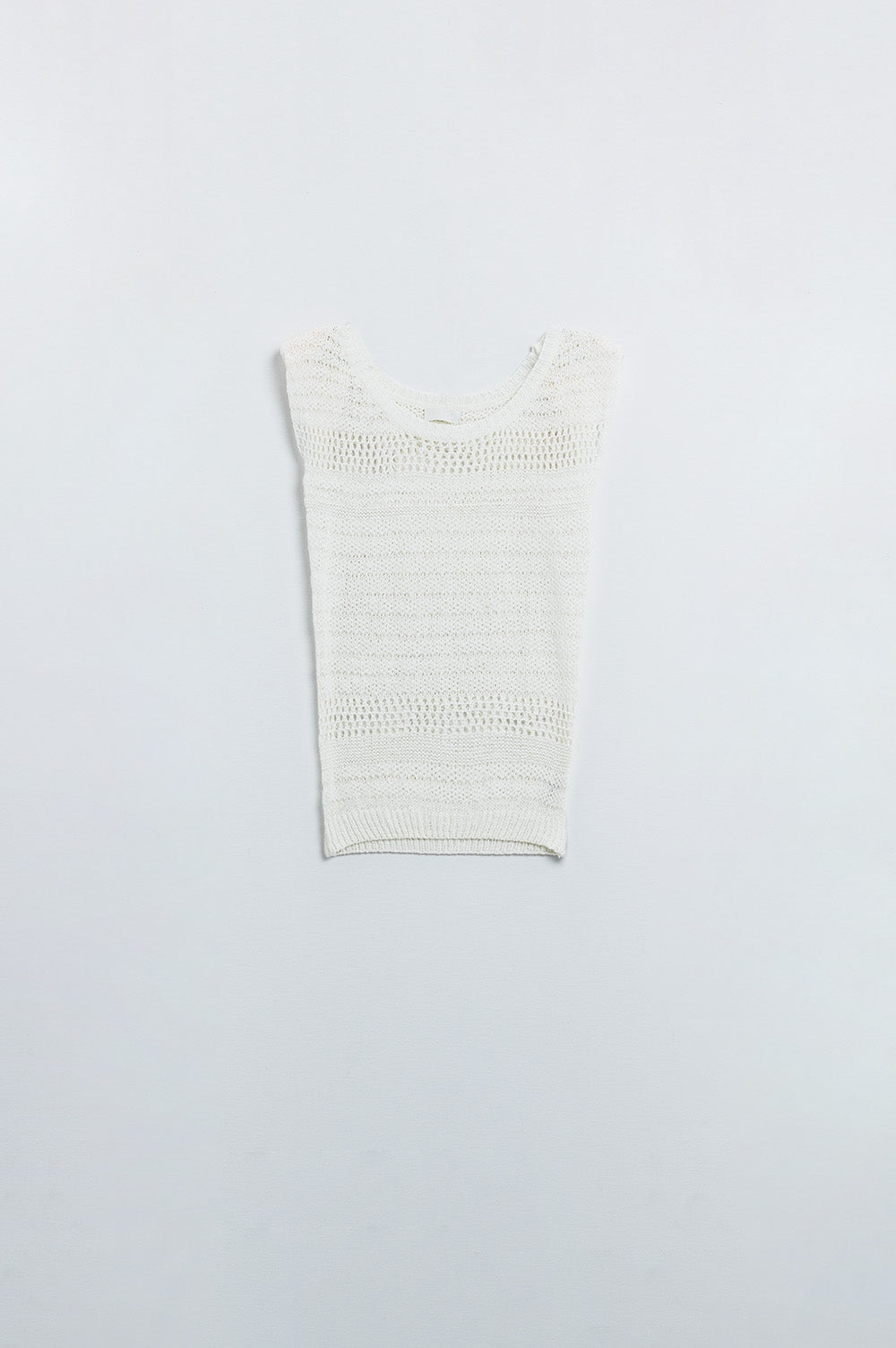 Q2 camisola sem mangas em croché creme