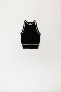 Q2 Camisola sem mangas em preto com detalhes em linhas brancas