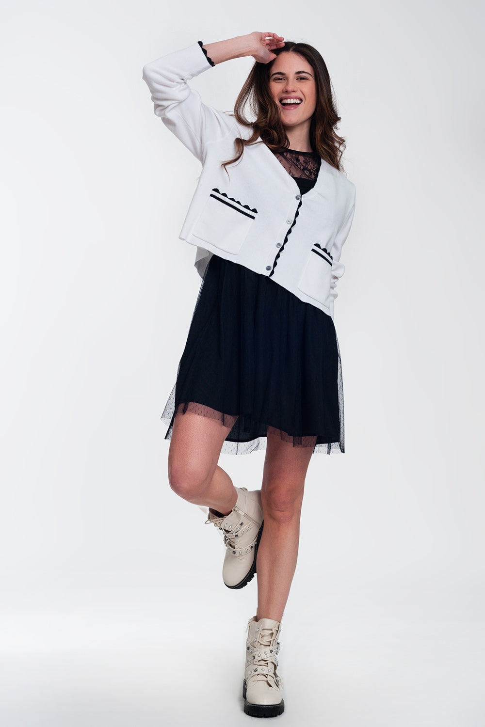 Cardigã branco com Acabamento em Contraste