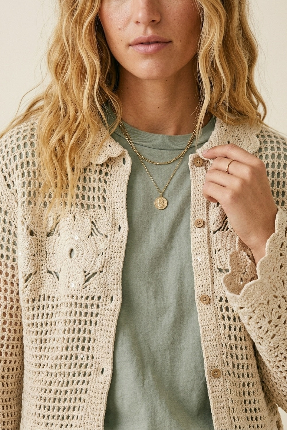 Cardigan de Crochê com Flores Tricotado em Creme
