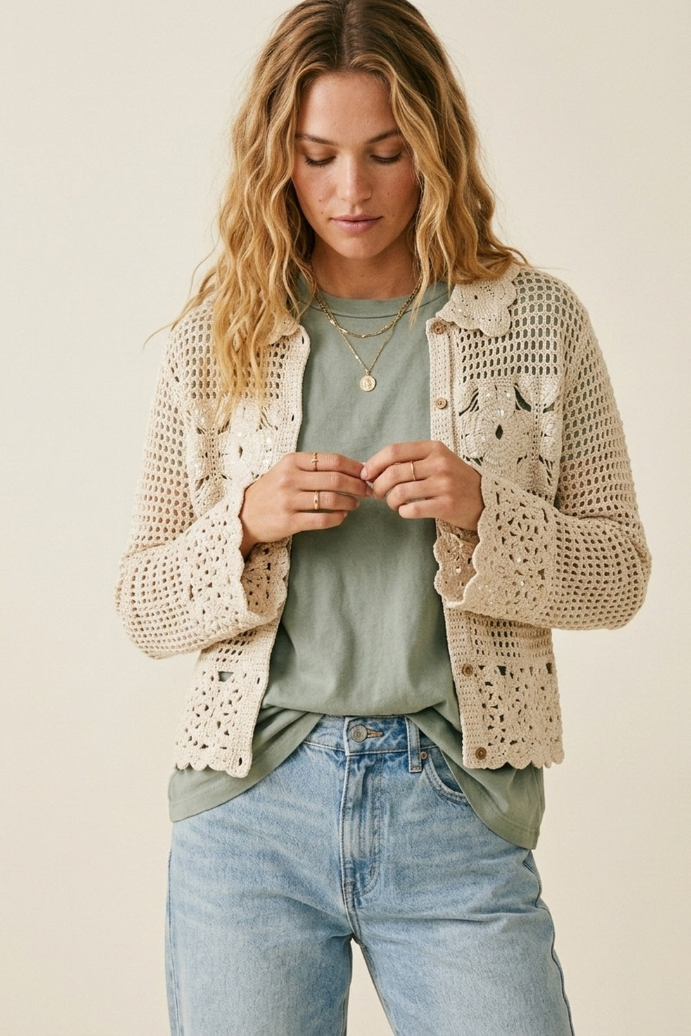 Q2 Cardigan de Crochê com Flores Tricotado em Creme