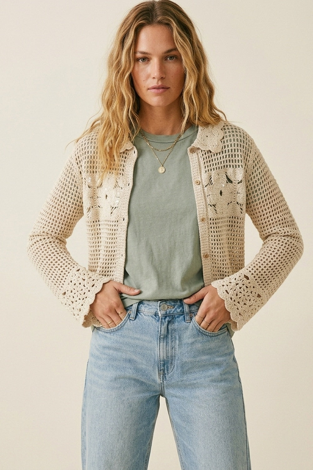 Cardigan de Crochê com Flores Tricotado em Creme