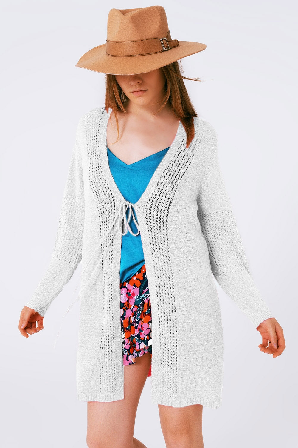 Q2 Cardigan de crochê midi com cordão ajustável em Branco