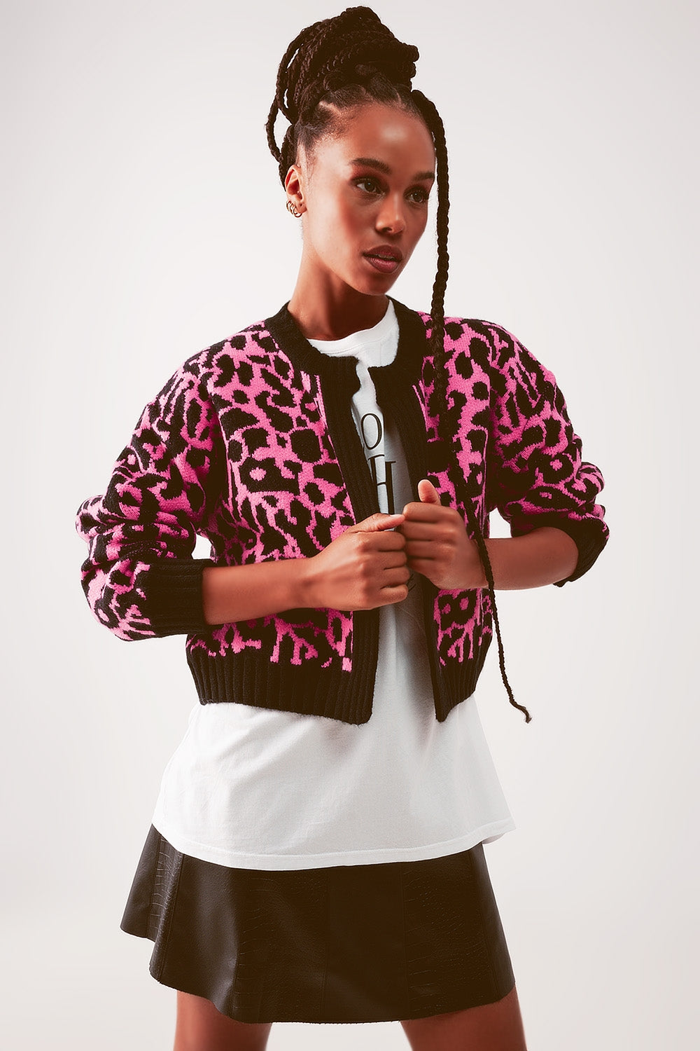 Q2 Cardigan em fuchsia com padrão de animal