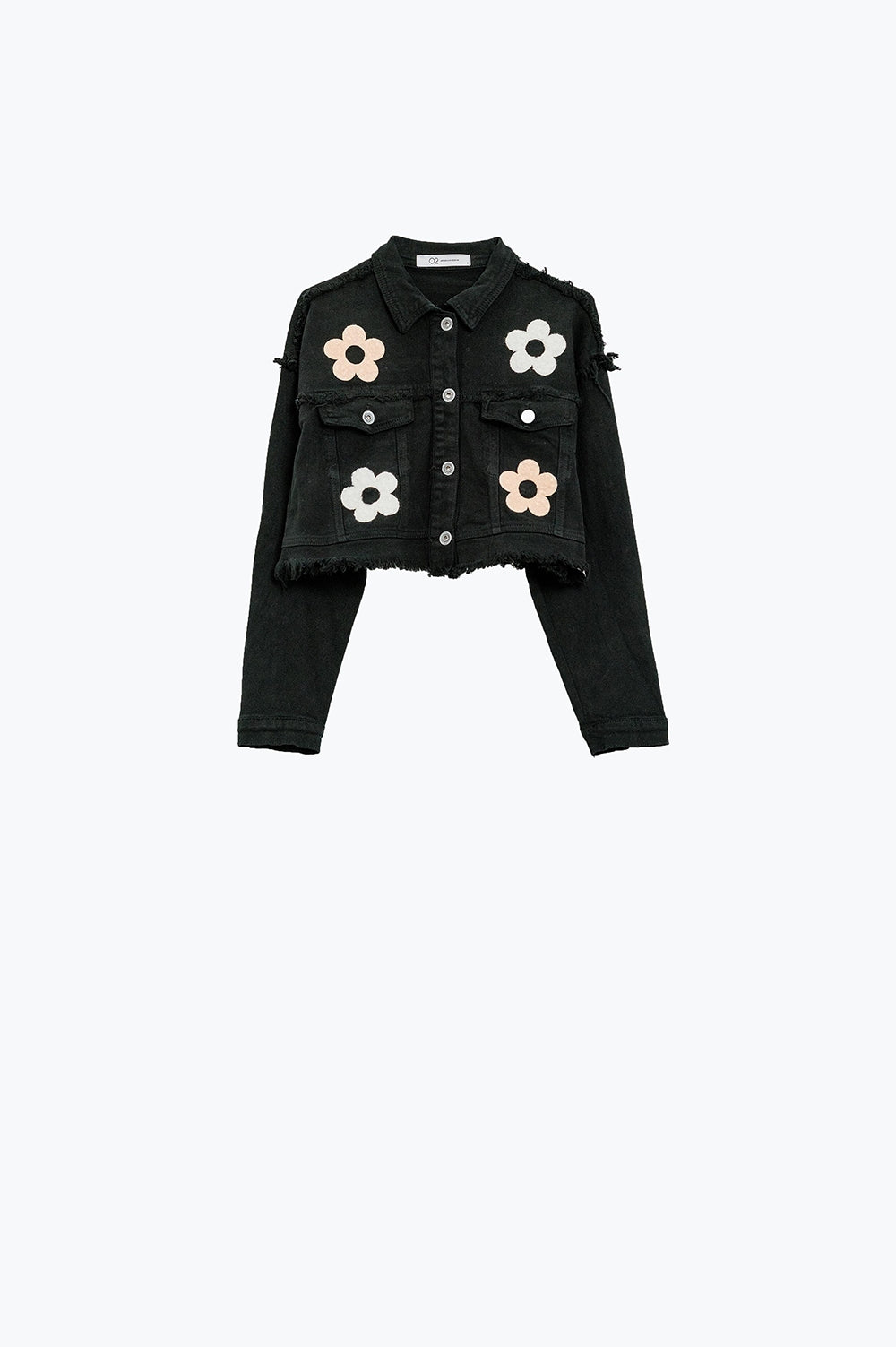 Q2 Casaco curto com bolsos no peito e pormenores florais em preto