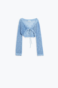 Casaco curto de croché azul com pormenor em lurex