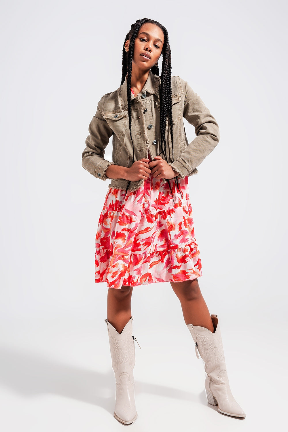 Casaco de ganga cinzento com bordas em bruto