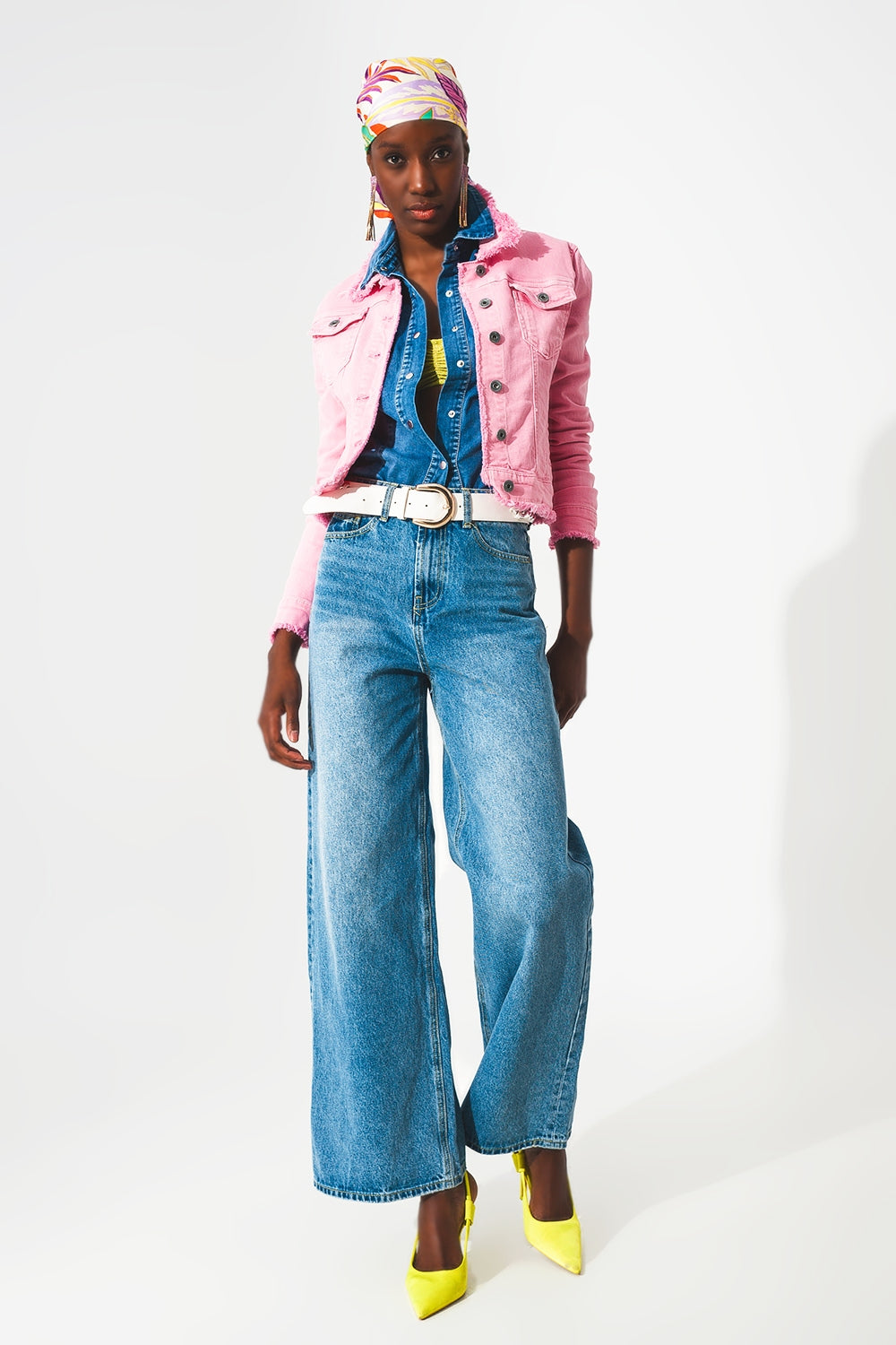 Casaco de ganga rosa com bordas em bruto