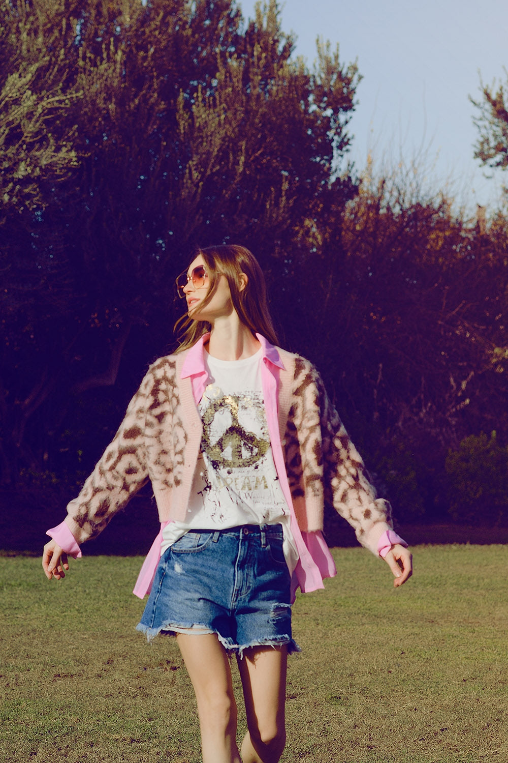 casaco de lã com estampado de leopardo em cor-de-rosa