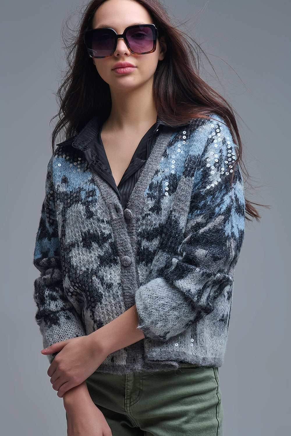 Q2 Casaco de malha cinzento elegante com estampado abstrato de lantejoulas