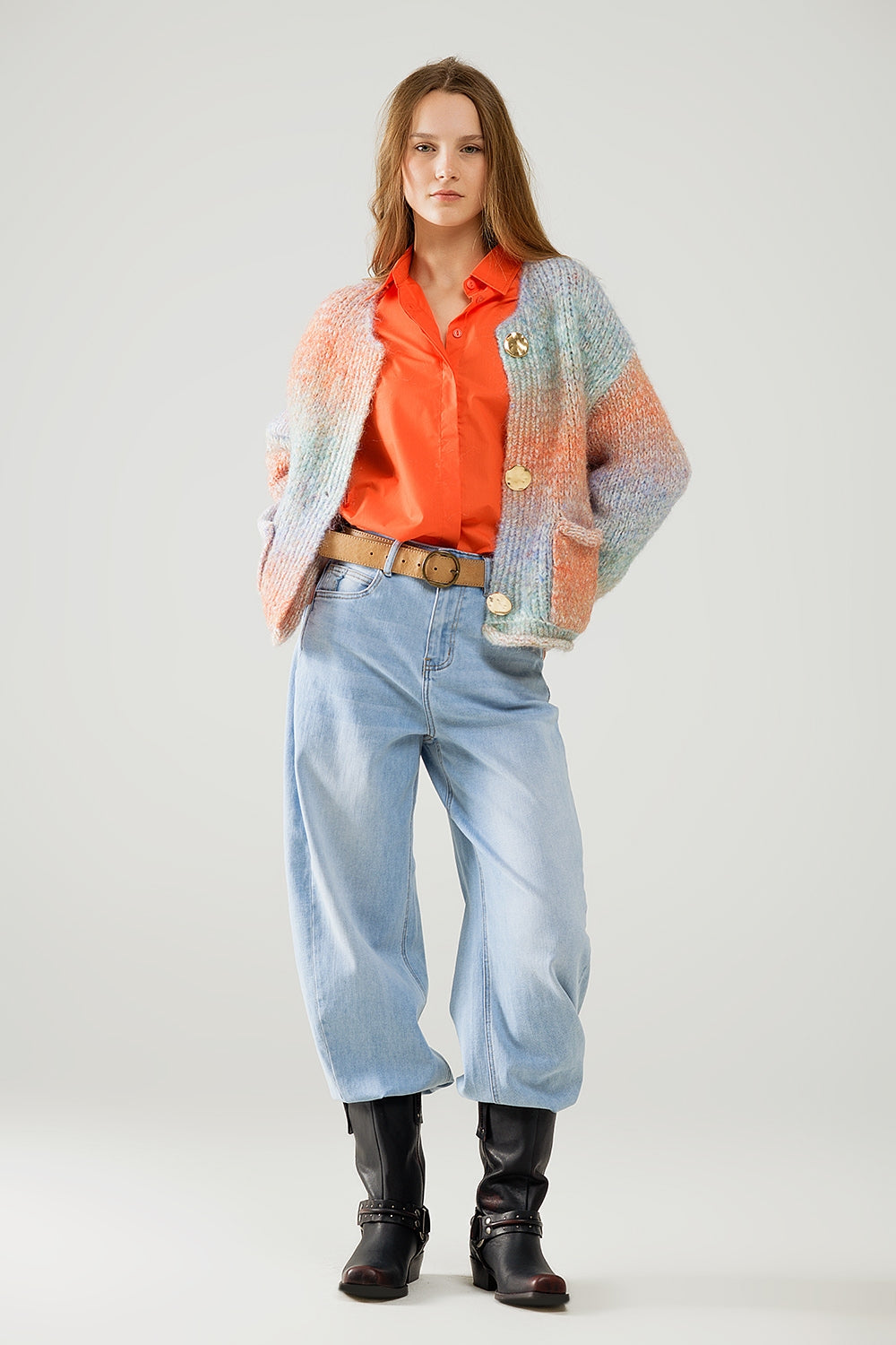 Casaco de malha multicolorido com 3 botões dourados