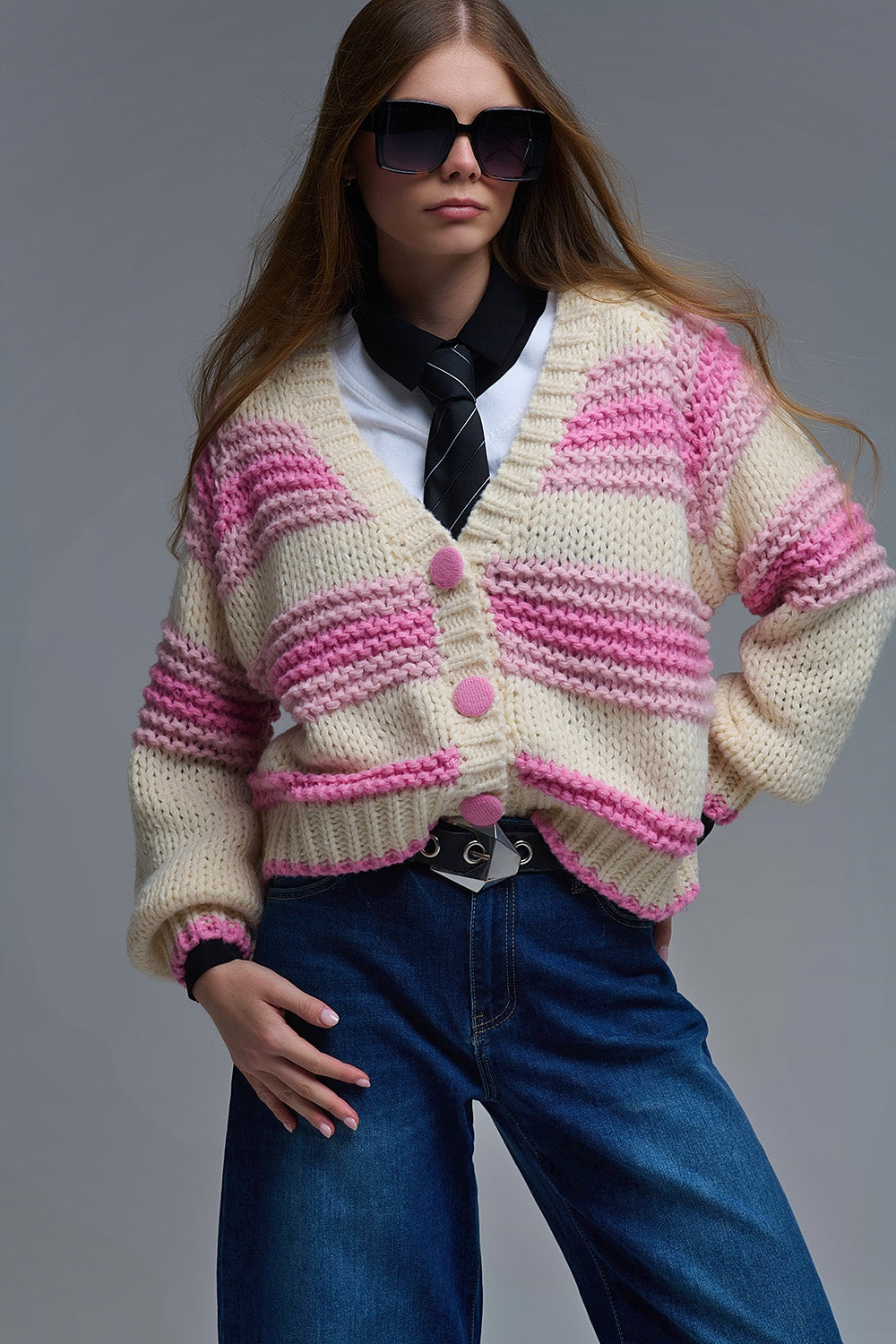 Q2 Casaco de malha volumosa com decote em V às riscas cor-de-rosa e creme