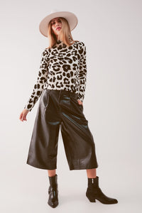 Culotte de couro falso de perna larga em preto