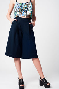 Culottes marinho com botões de prata