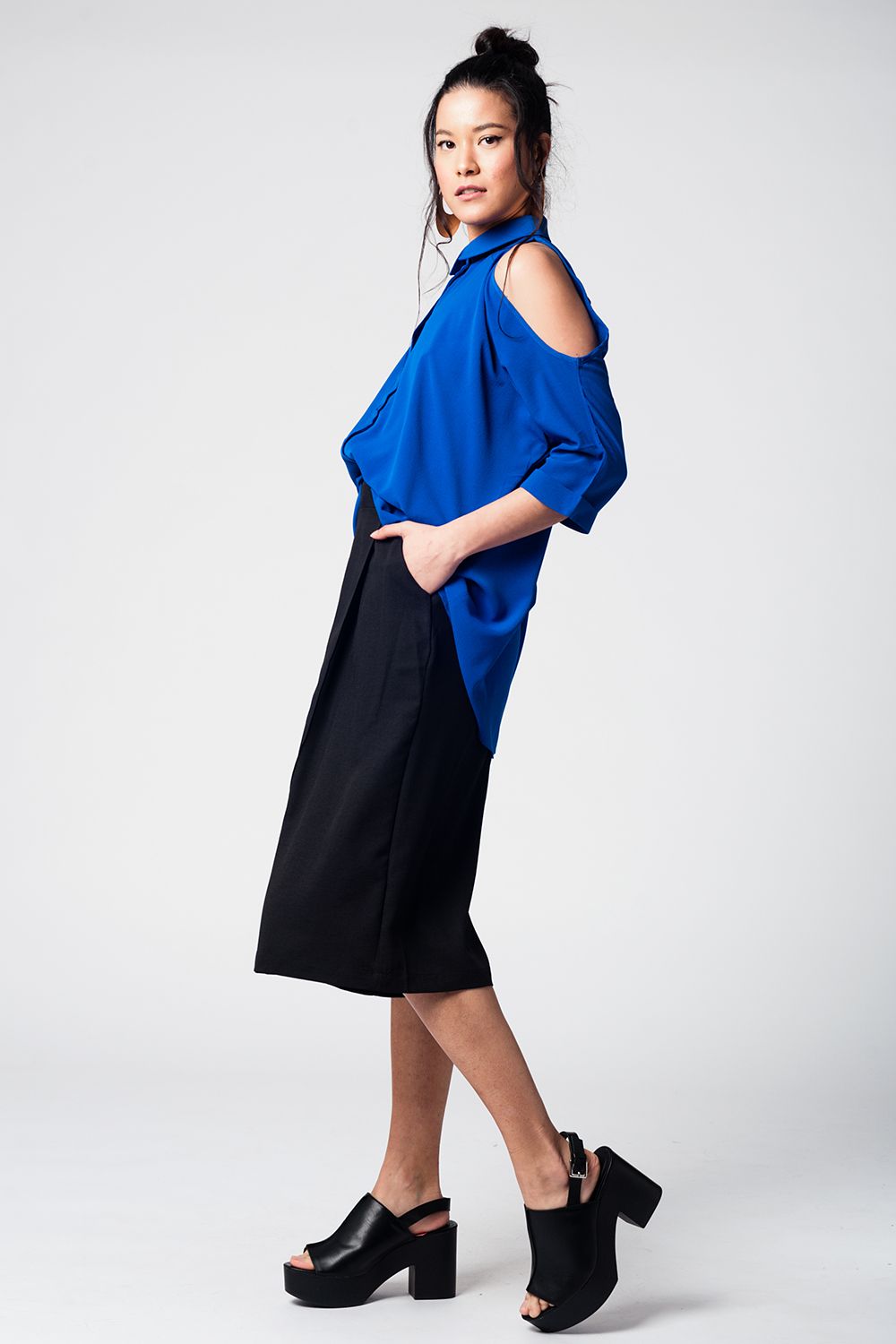 Culottes preto com botões de prata