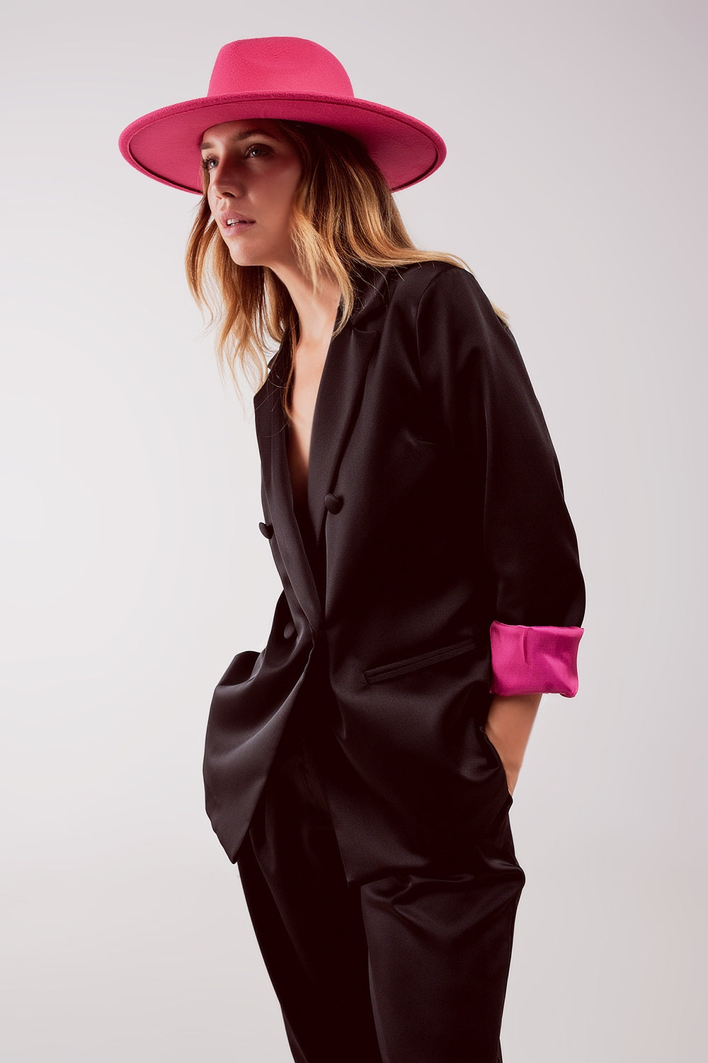 Elegante blazer de cetim com botões de peito duplo em preto