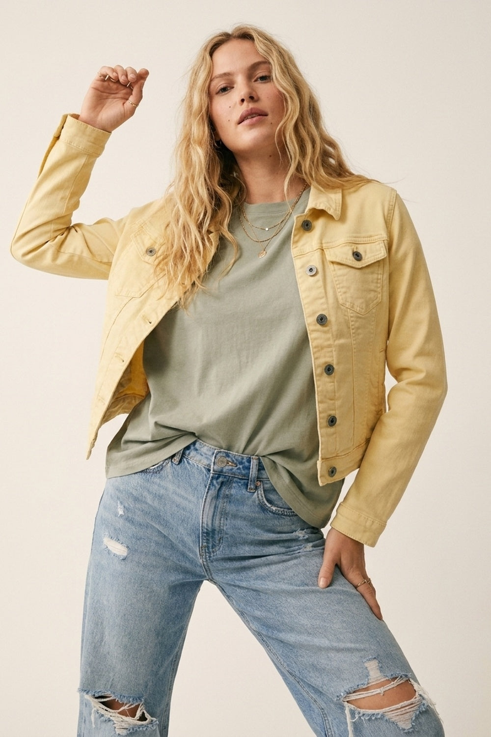 Q2 Jaqueta Jeans Amarelo Manteiga com Fecho de Botões na Frente