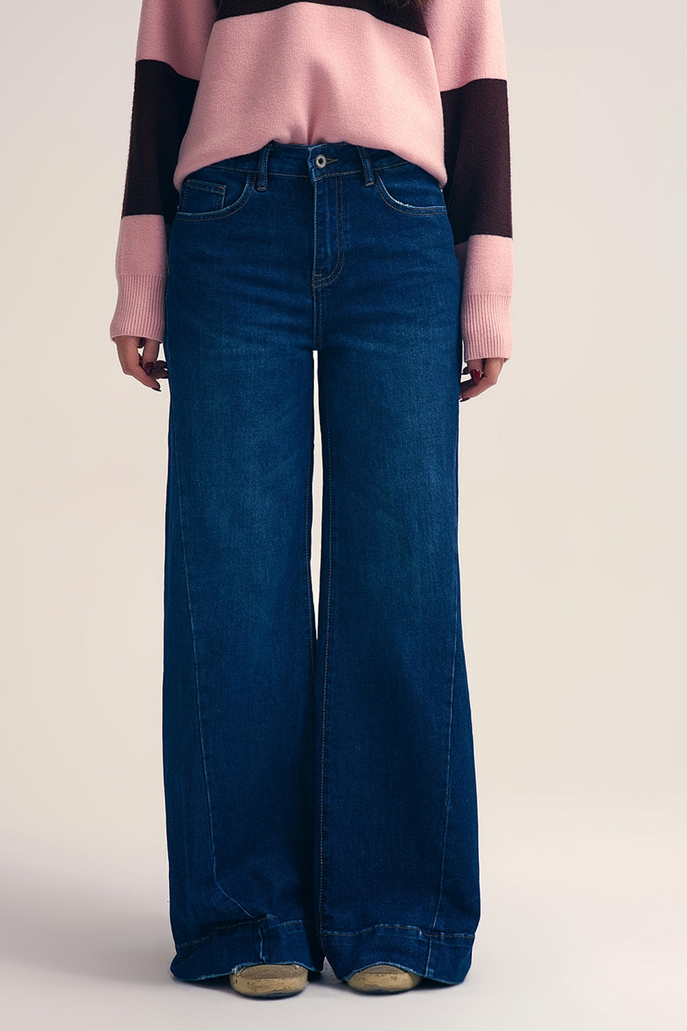 Q2 Jeans Azul Lavagem Escura com perna extra larga