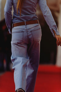 Jeans Boyfriend Stretchy Barrel em lavagem clara