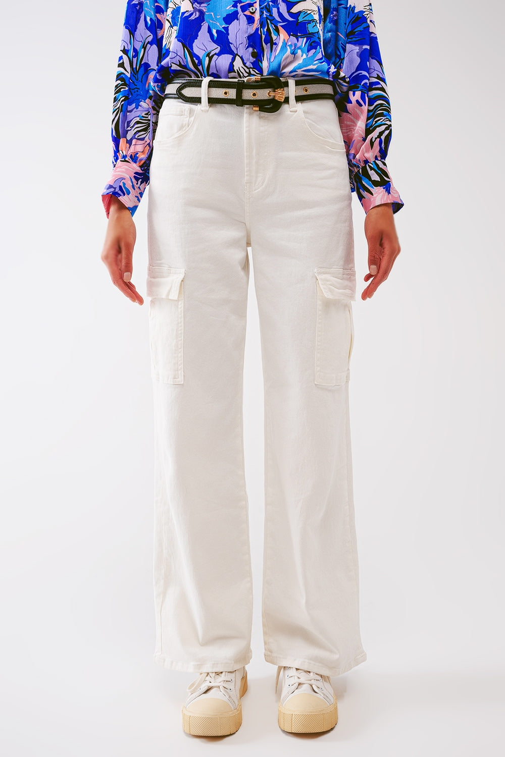 Q2 Jeans cargo de perna reta em branco