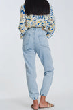 Jeans com bolsos ovóides azuis