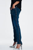 Jeans cravejados olhar de couro
