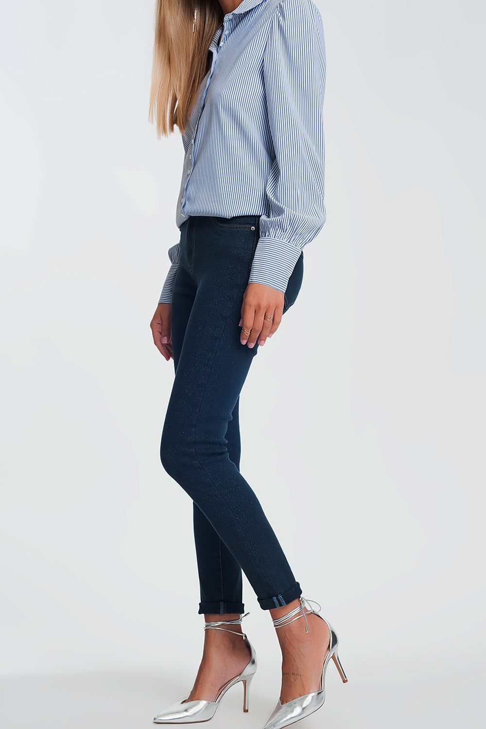 Jeans de cintura alta com lavagem escura