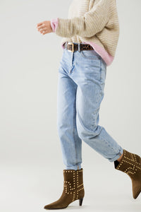 Jeans de cintura alta e perna reta com lavagem clara