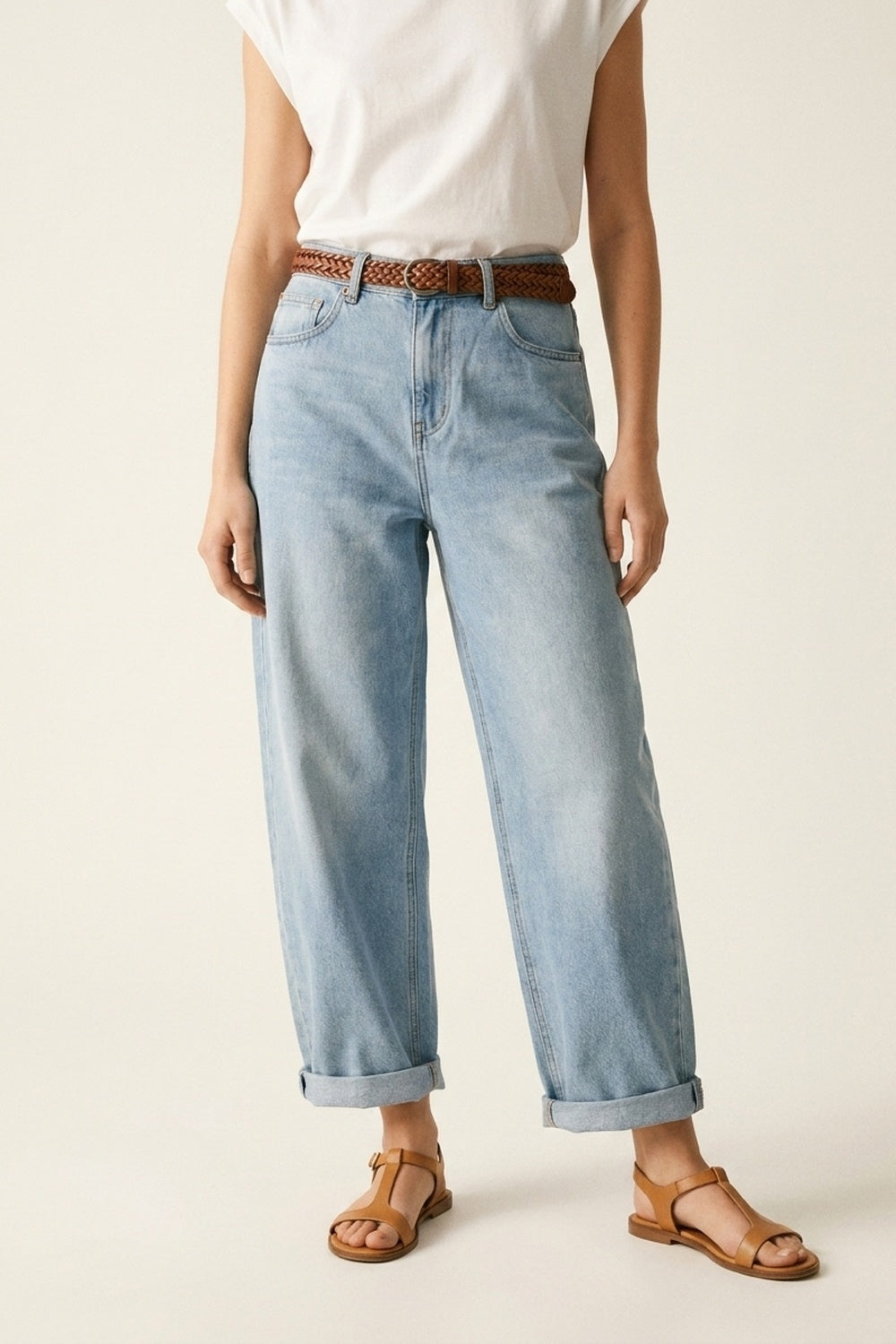 Q2 Jeans de Denim Azul Claro com Pernas Largas e Tecido Leve