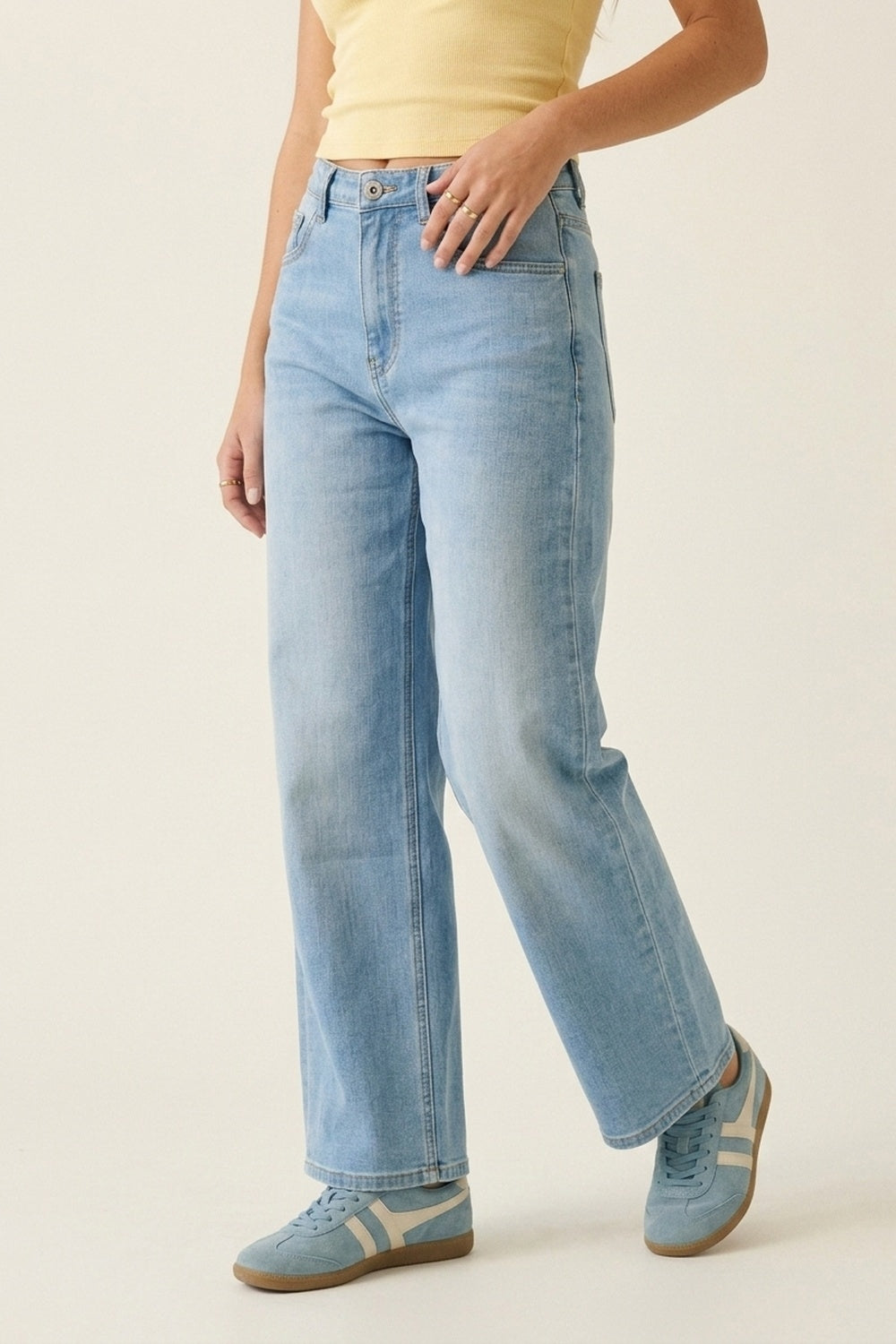 Q2 Jeans de Denim de Cintura Média e Perna Reta em Lavagem Azul Claro