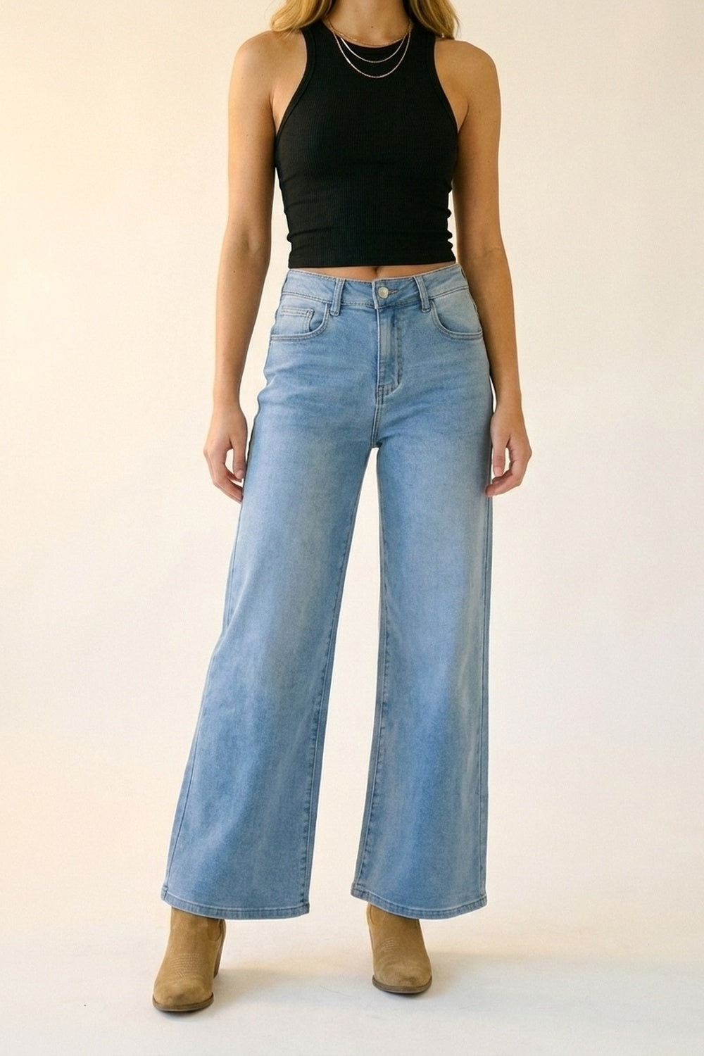 Q2 Jeans de ganga azul claro de perna larga com comprimento pelo tornozelo