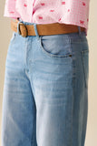 Jeans de tornozelo com perna larga e lavagem clara