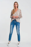 Jeans enrugados borfriend com detalhes rasgados