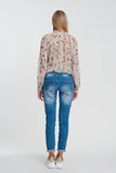 Jeans enrugados borfriend com detalhes rasgados