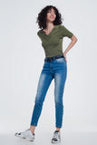 jeans enrugados com pregos