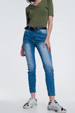 Q2 jeans enrugados com pregos
