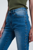 jeans enrugados com pregos