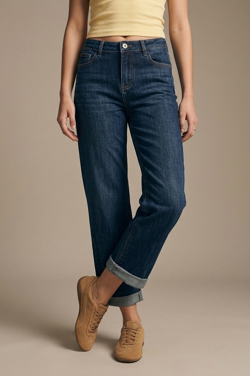 Q2 Jeans mom Blue Dark Wash com perna larga e comprimento no tornozelo