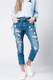 Q2 Jeans mom com bordado de pássaros