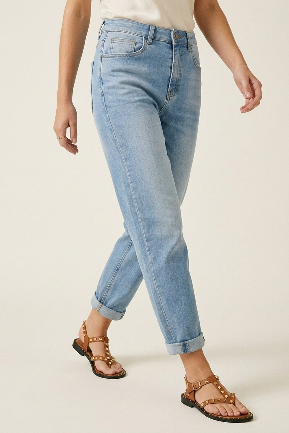 Q2 Jeans Mom Fit de Denim Azul Claro em Comprimento Tornozelo