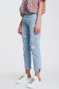 Jeans rasgados straight em denim claro