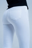 Jeggings brancos com bolsos traseiros