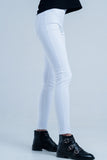 Jeggings brancos com bolsos traseiros