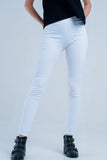 Q2 Jeggings brancos com bolsos traseiros