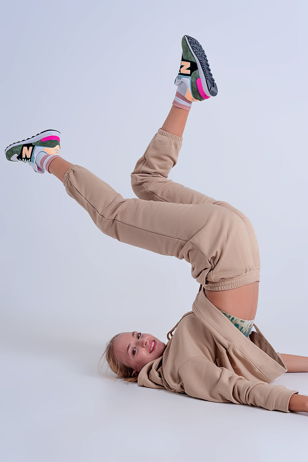 Joggers beije basic allacciati in cotone