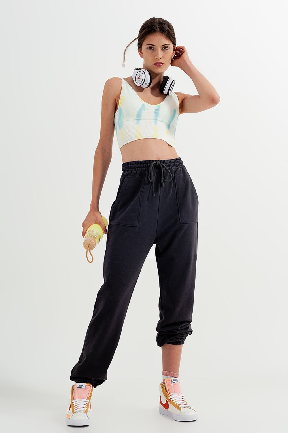 Joggers com faixa elástica na cintura em cinzento escuro