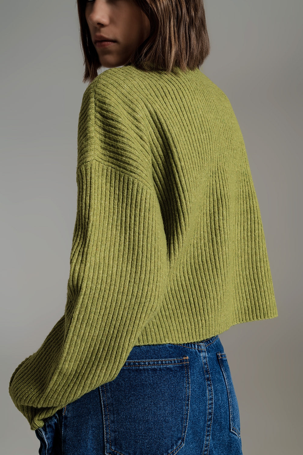 Jumper de gola alta com nervuras macias verde-oliva