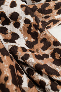 Lenço de tecido fino com estampado de leopardo em castanho