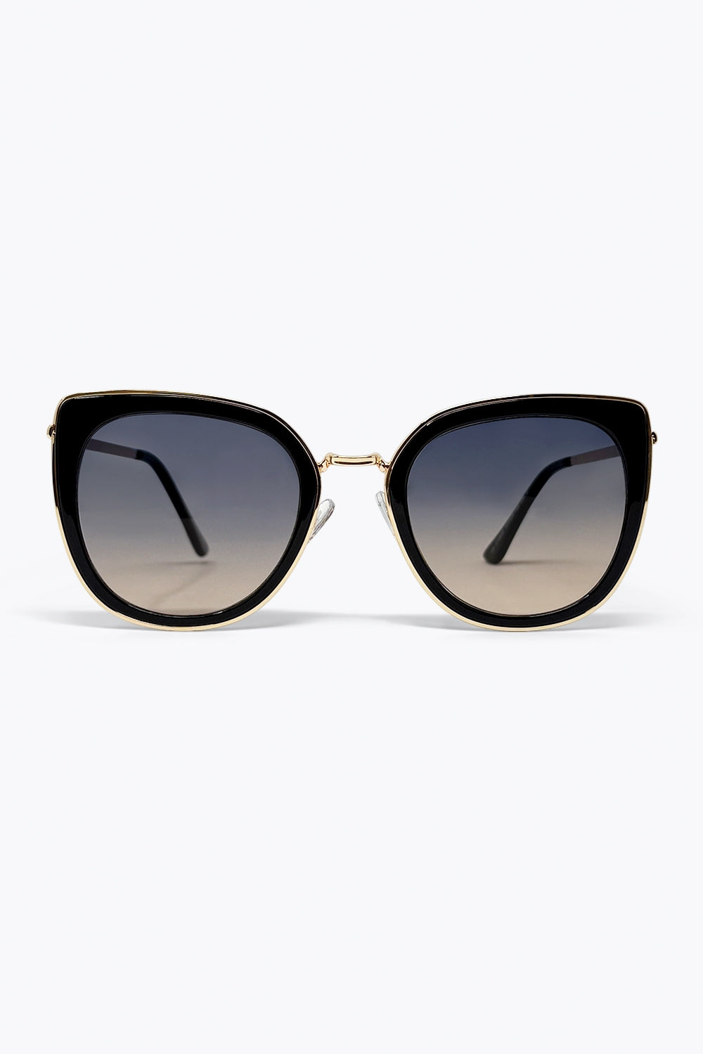 Q2 Lentes Degradê Pretas com Acabamento Dourado Óculos de Sol Oversized Olho de Gato